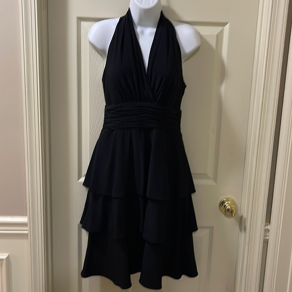 Evan Picone black, sleeveless, tiered midi dress. Size 6 women’s